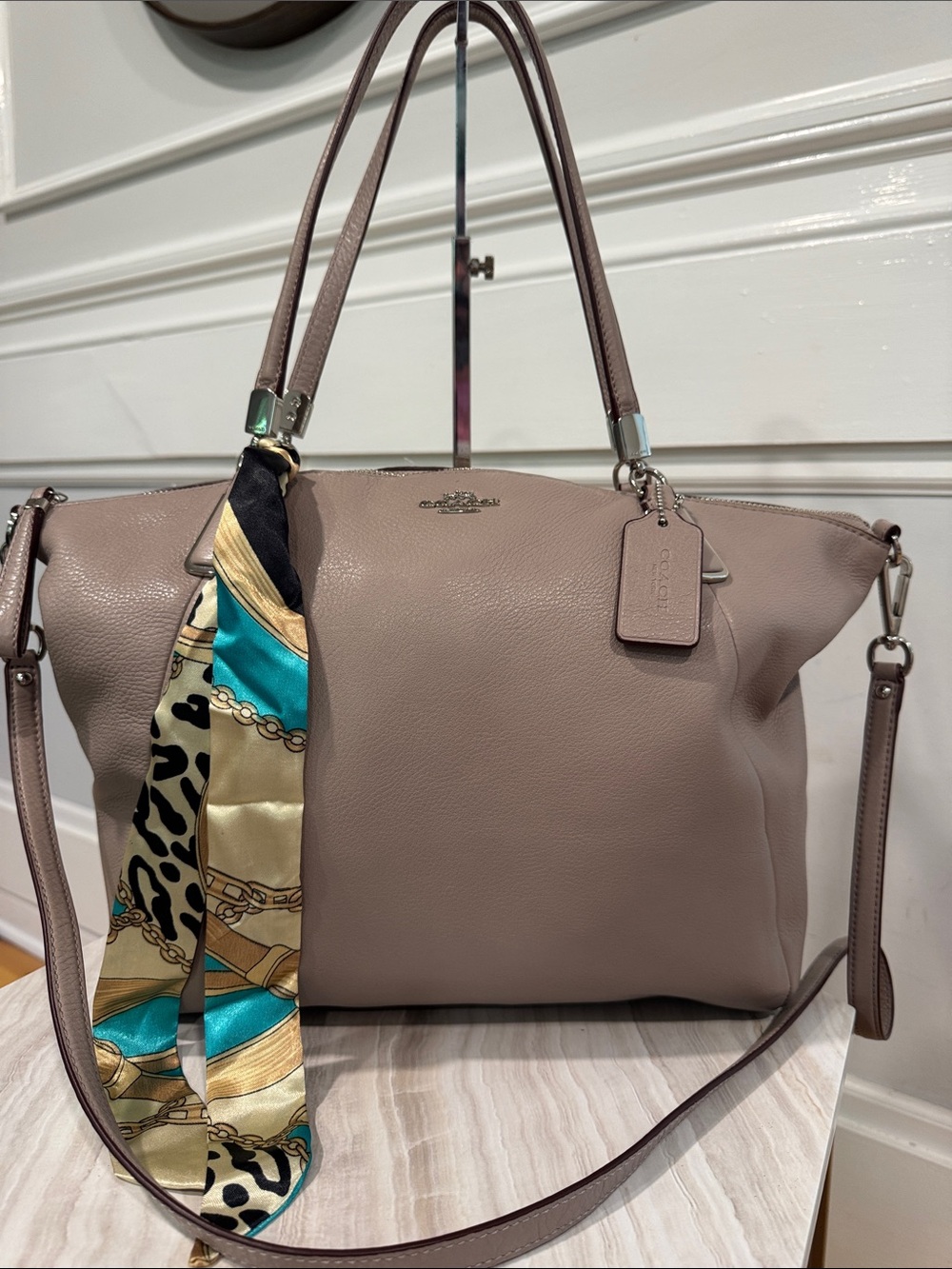 COACH Bag Kelsey Large Taupe Pebbled Leather Satchel Crossbody EUC - Picture 5 of 17